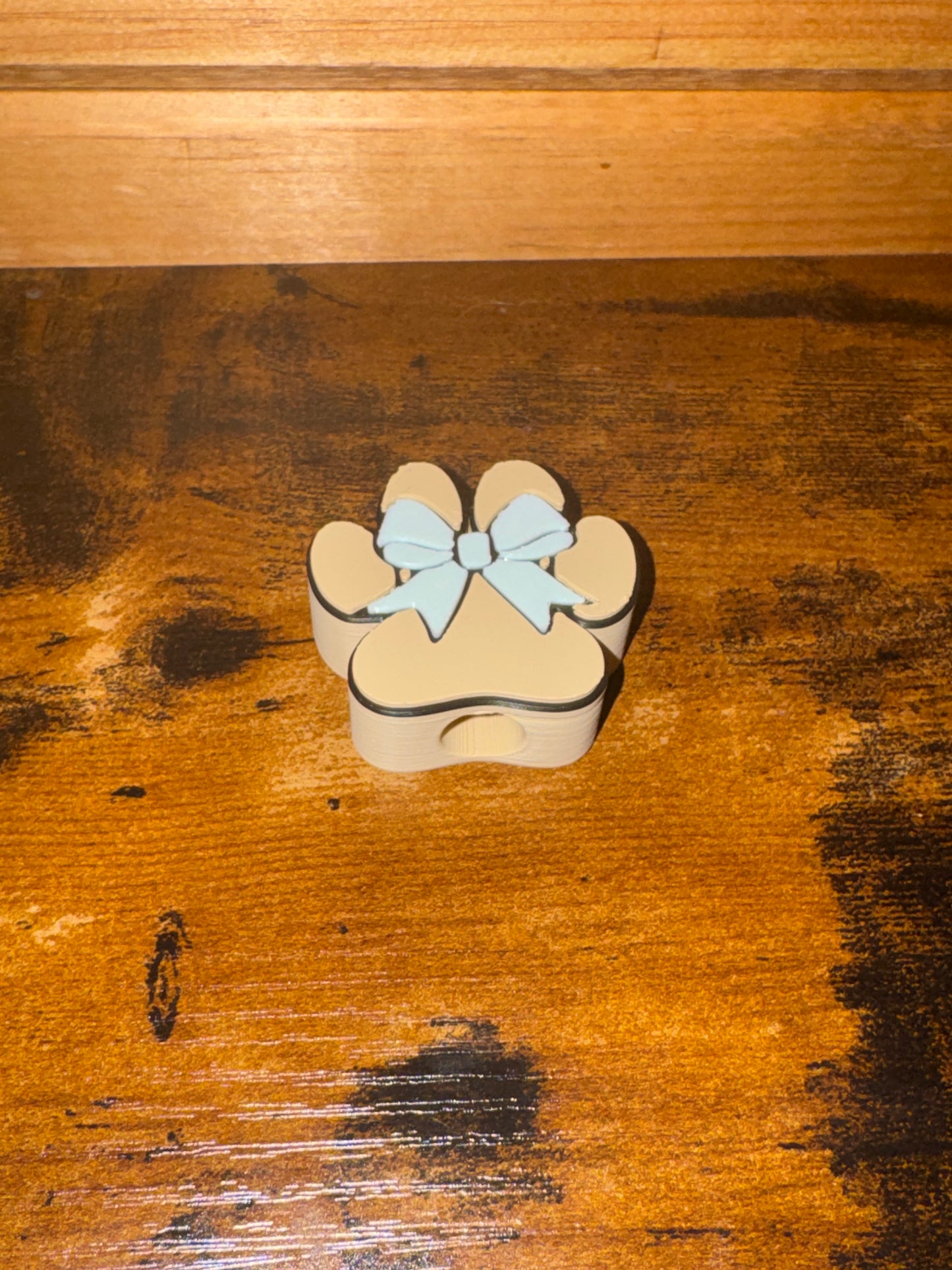 Paw print straw topper